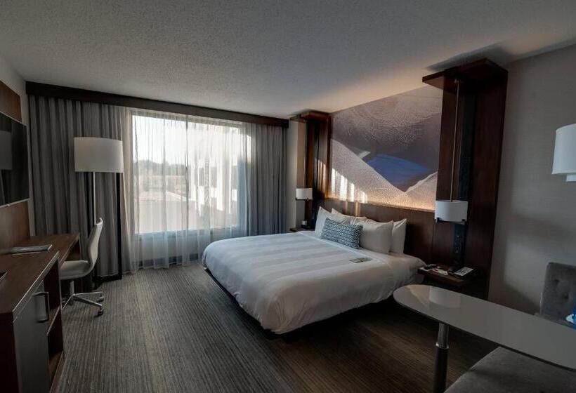 带大床的俱乐部房间, Richmond Marriott Short Pump