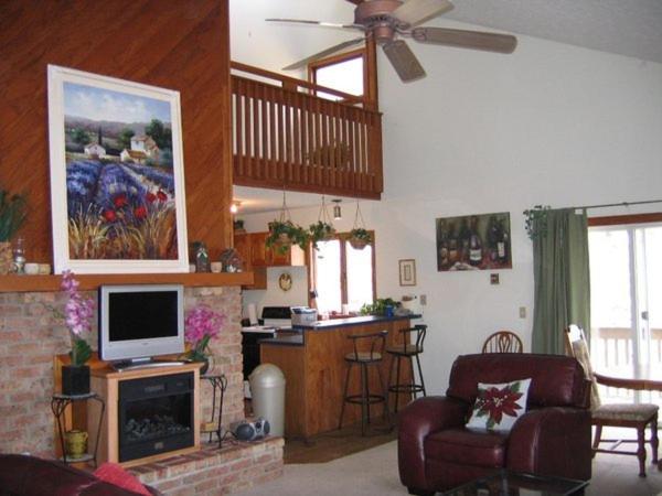 Дом 4 Спальни, Spruce Hill Inn & Cottages