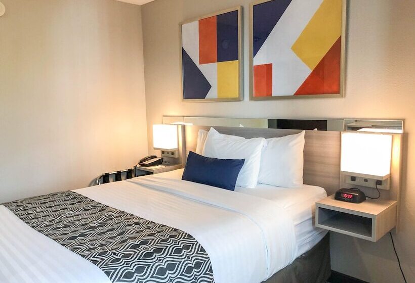 Номер Стандарт Адаптированный для Инвалидов, Microtel Inn & Suites By Wyndham Eagan/st Paul
