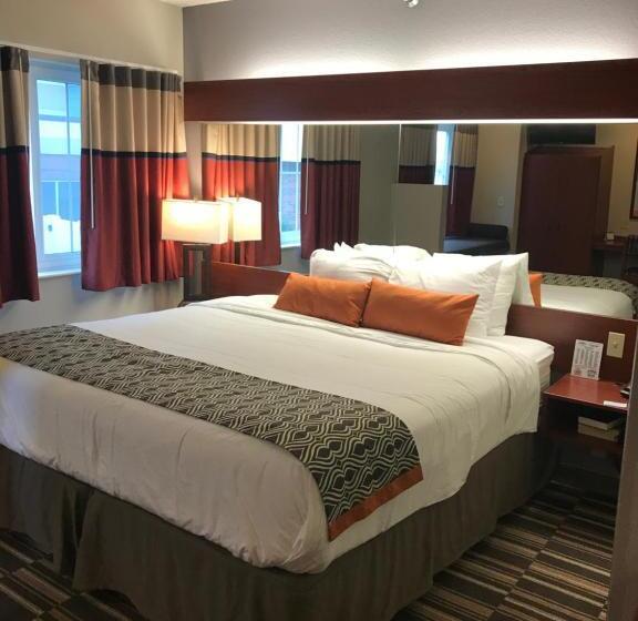 带大床的套房, Microtel Inn & Suites Urbandale