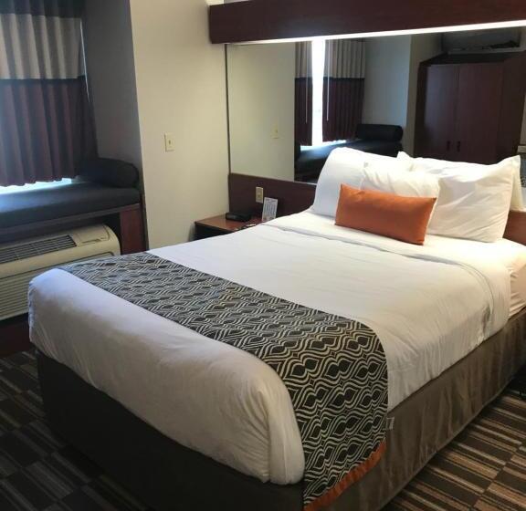Номер Стандарт, Microtel Inn & Suites Urbandale
