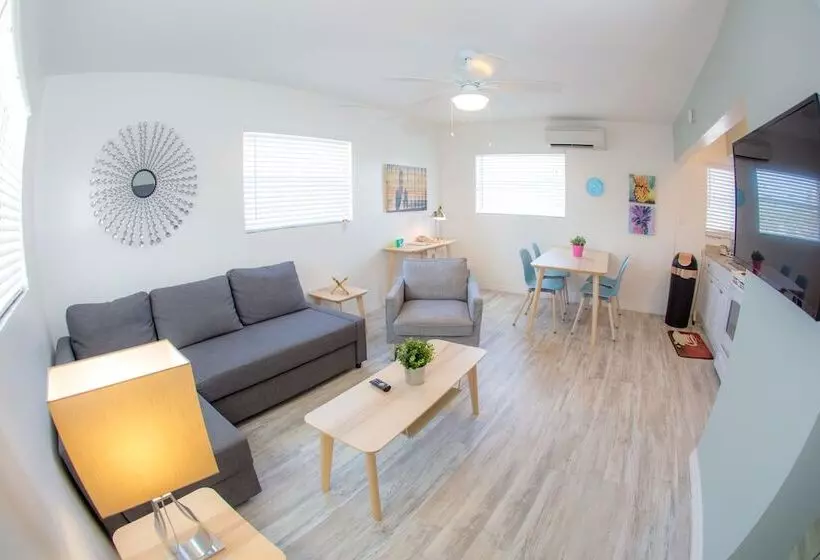 プールビュースイート, St. Pete Beach Suites