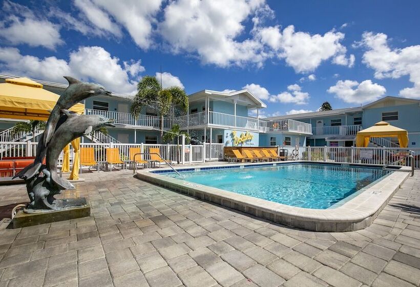 جناح مطلّ علي حمام السباحة, St. Pete Beach Suites