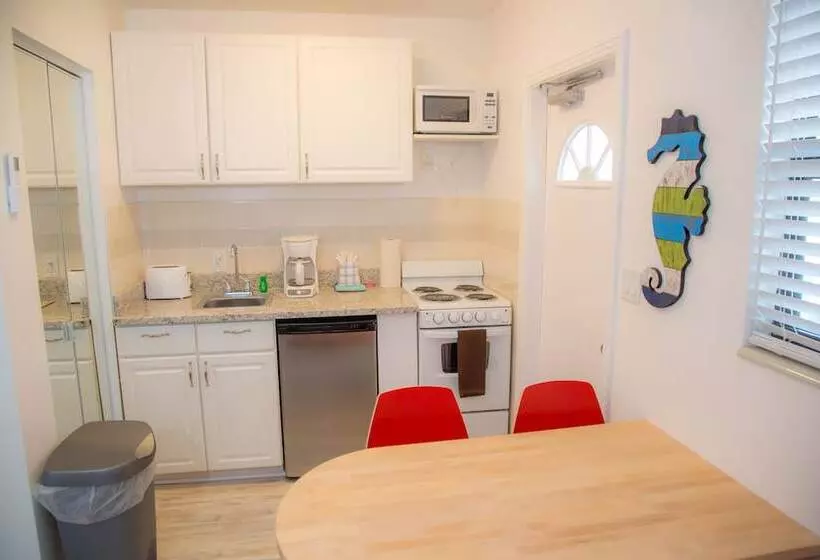 プールビュースイート, St. Pete Beach Suites
