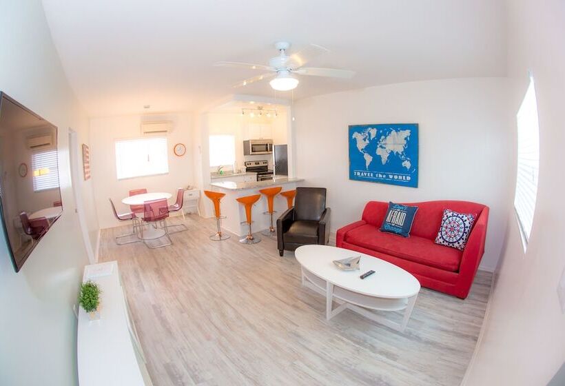 جناح, St. Pete Beach Suites