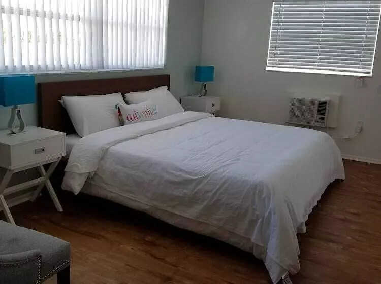 キングサイズベッドのスタンダードルーム, St. Pete Beach Suites