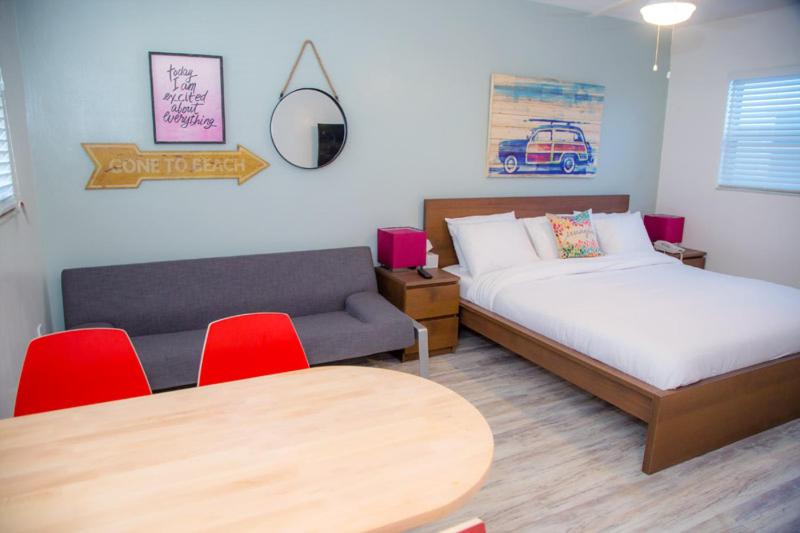 جناح, St. Pete Beach Suites