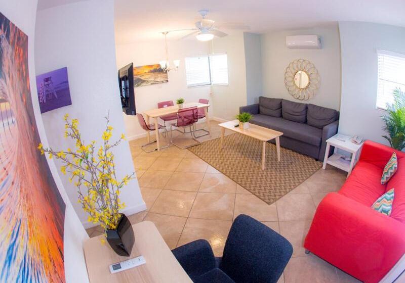 جناح مطلّ علي حمام السباحة, St. Pete Beach Suites