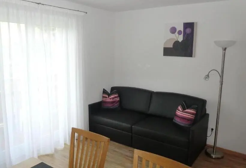 Huoneisto 1 Makuuhuone, Garni Pircher