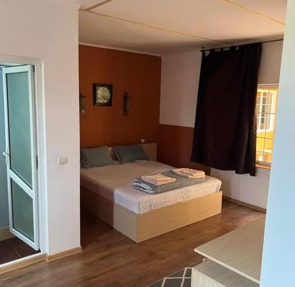 اتاق استاندارد سه نفره, Vila Alga