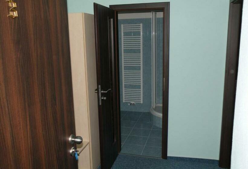 غرفة قياسية رباعية, Penzion  Leslav