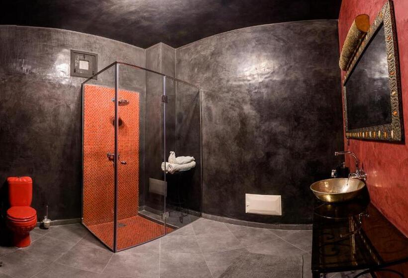 اتاق استاندارد سه نفره, Riad  Ksar Aylan
