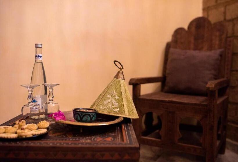 标准三人间, Riad Ksar Aylan