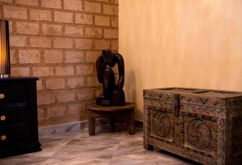 标准三人间, Riad Ksar Aylan