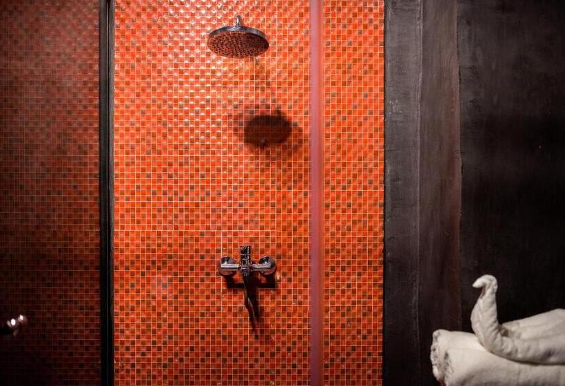 标准三人间, Riad Ksar Aylan