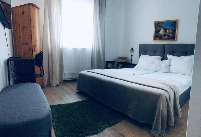 标准间, Galéria Panzió