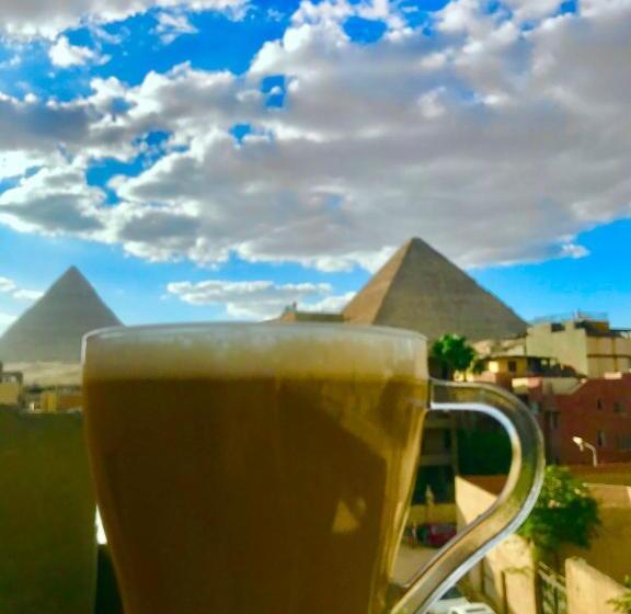 اتاق خانوادگی, Pyramids Paradise