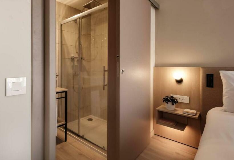 اتاق لوکس, Strand Suites By Neu Collective