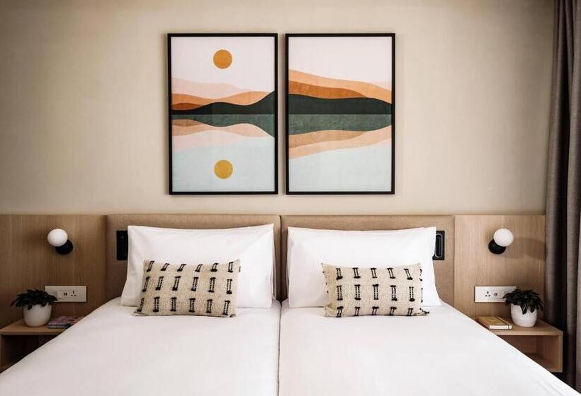 اتاق خانوادگی, Strand Suites By Neu Collective