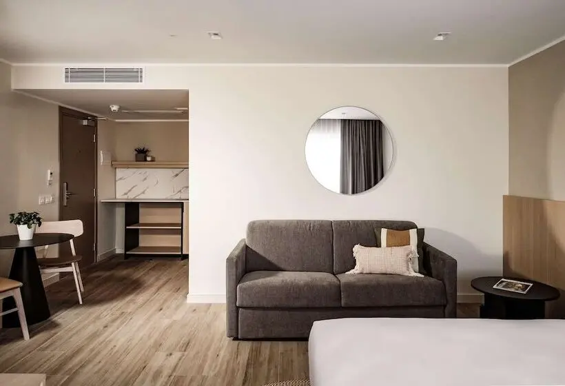 اتاق خانوادگی, Strand Suites By Neu Collective