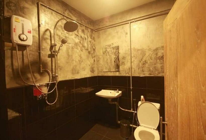 Pokój Standard Wspólna Łazienka, Backpack Hostel