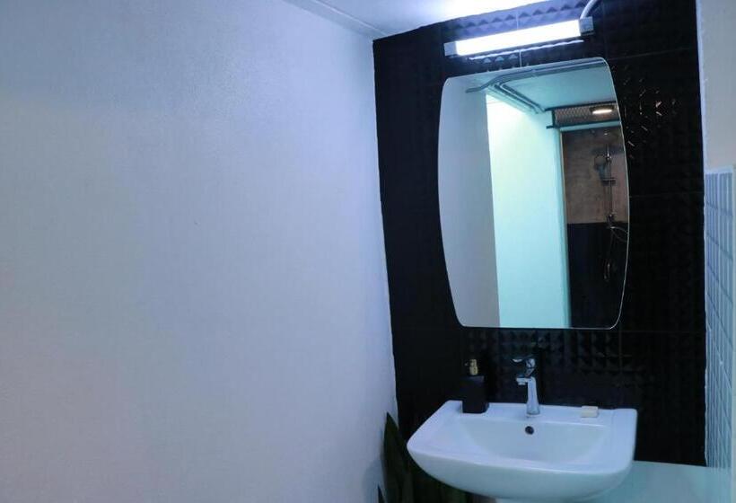 Pokój Standard Wspólna Łazienka, Backpack Hostel