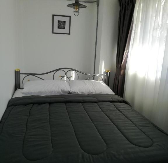 Pokój Standard Wspólna Łazienka, Backpack Hostel