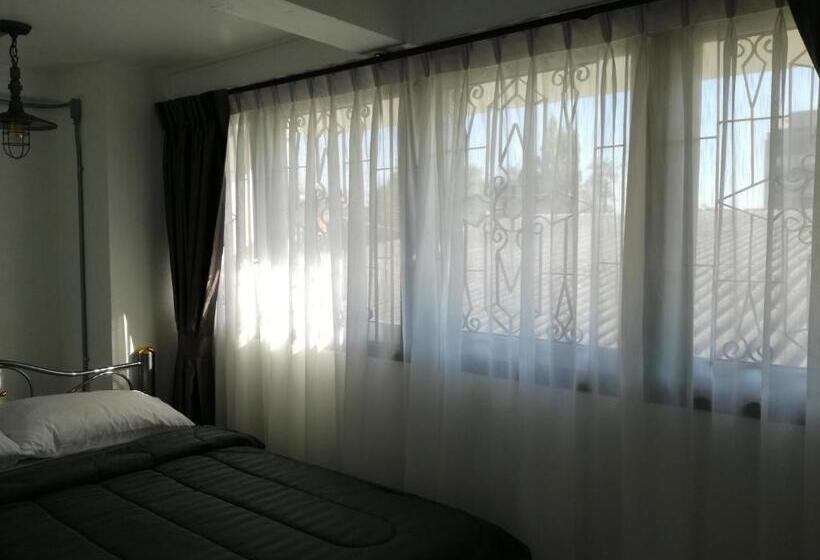 Pokój Standard Wspólna Łazienka, Backpack Hostel