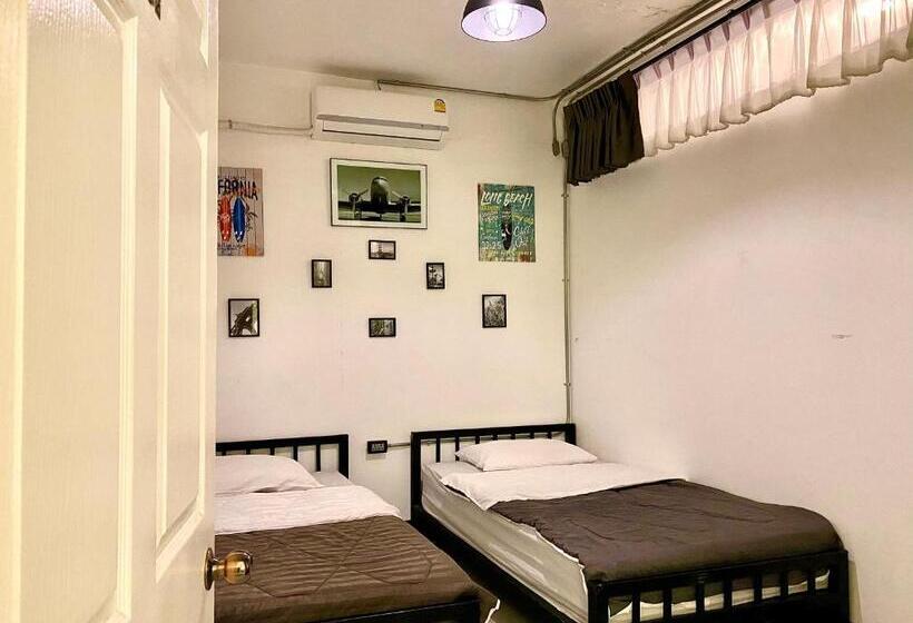 Pokój Standard Wspólna Łazienka, Backpack Hostel