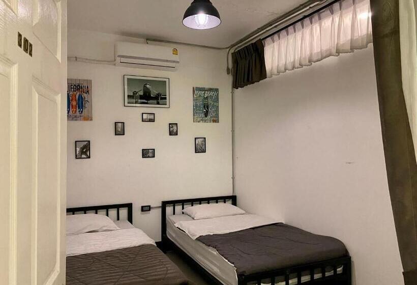 Pokój Standard Wspólna Łazienka, Backpack Hostel