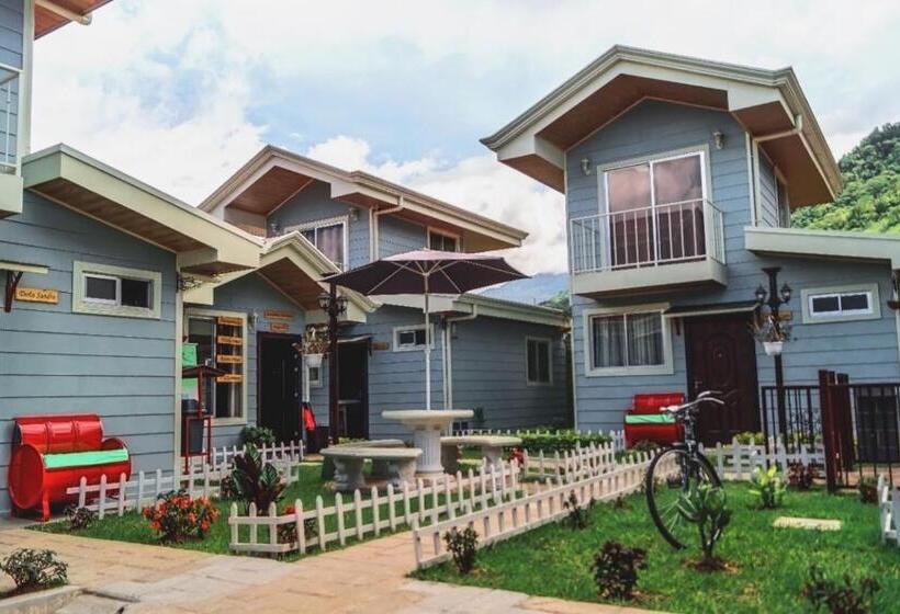 بانگلوی استاندارد, Villas Orosi Valley Lodge