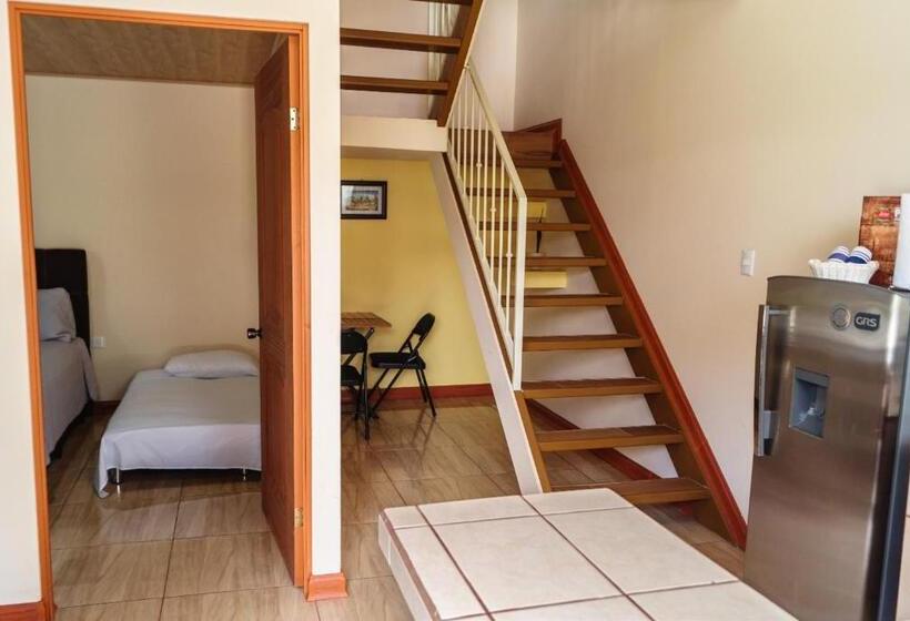 بانگلوی استاندارد, Villas Orosi Valley Lodge