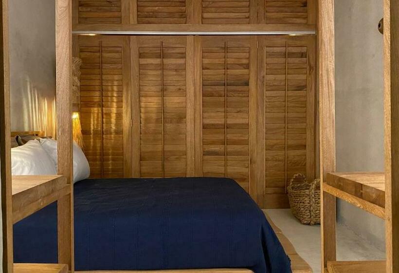 جناح, Monte Uzulu Boutique