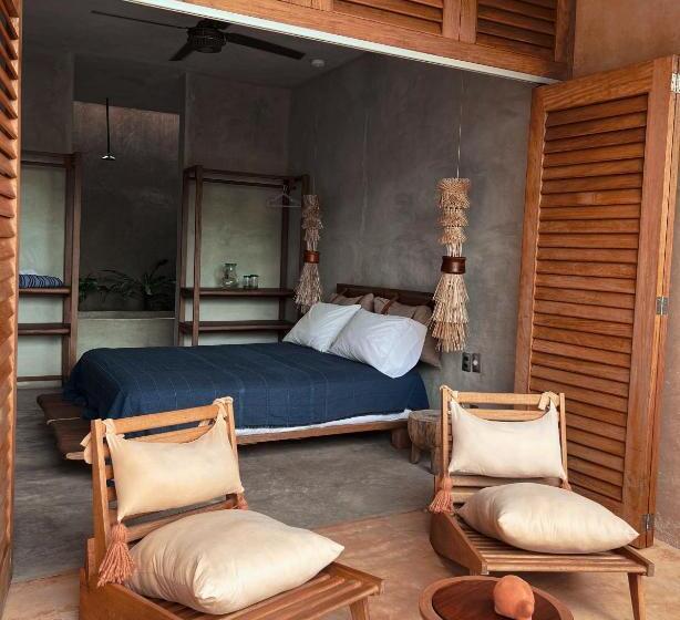 جناح, Monte Uzulu Boutique