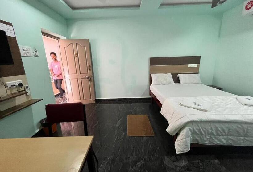 バルコニー付きスタンダードルーム, Sri Murugan Beach Paradise