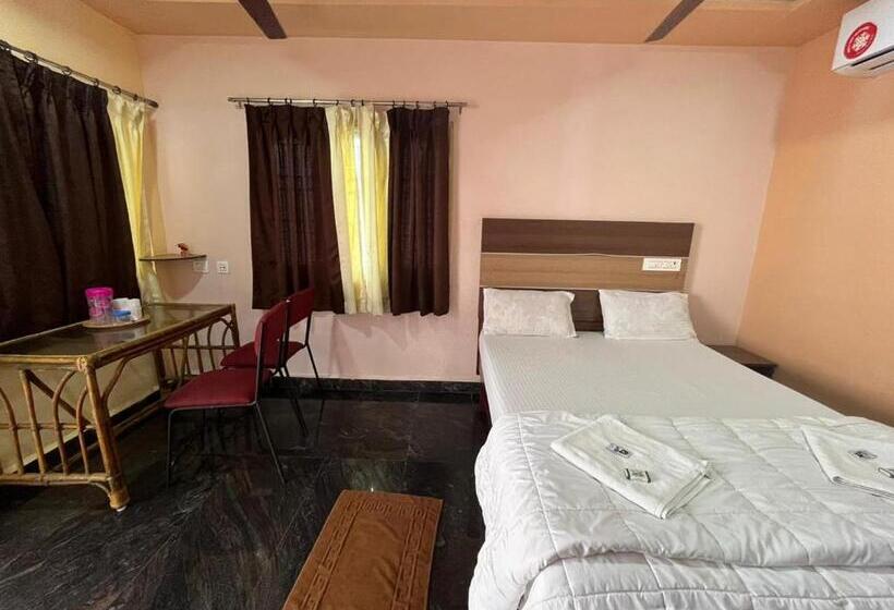 バルコニー付きスタンダードルーム, Sri Murugan Beach Paradise