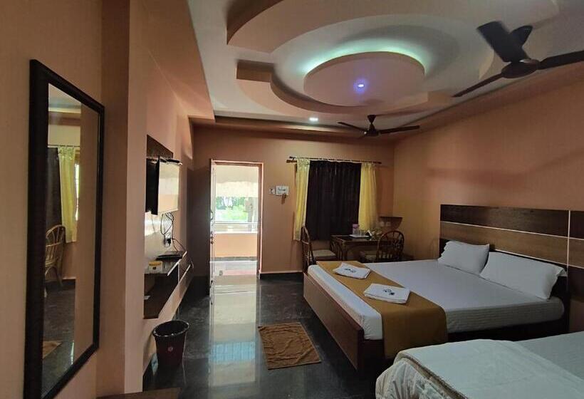 エコノミートリプルルーム, Sri Murugan Beach Paradise