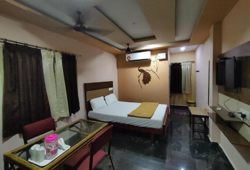 豪华家庭房间, Sri Murugan Beach Paradise