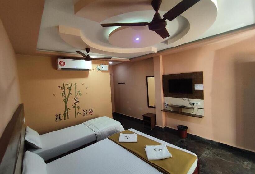 デラックストリプルルーム, Sri Murugan Beach Paradise