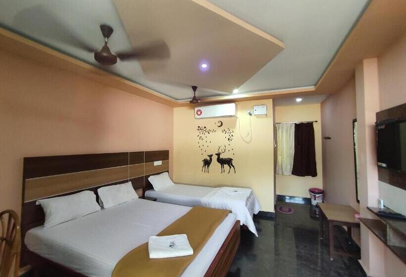 豪华三人间, Sri Murugan Beach Paradise
