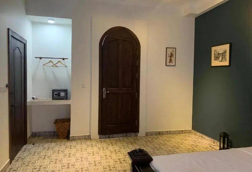 اتاق لوکس یک تخته, The J Break Boutique