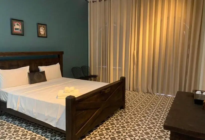 اتاق لوکس یک تخته, The J Break Boutique