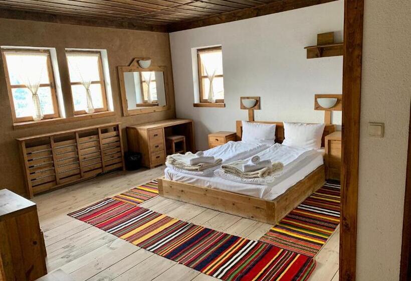 غرفة قياسية ثلاثية, Family Hotel Byalata Kashta