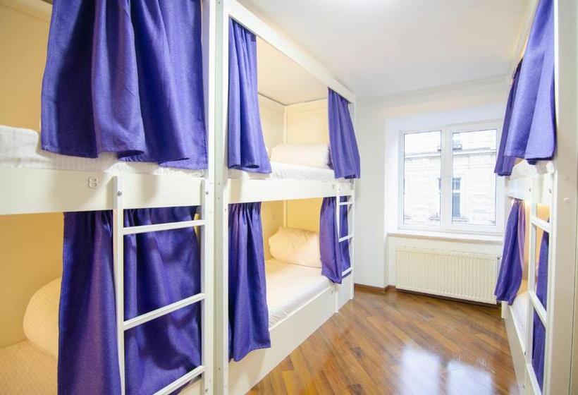 سرير فى غرفة مشتركه, Pop Art Hostel Rynok Sq