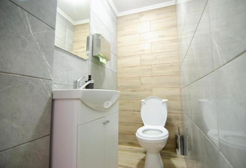 سرير فى غرفة مشتركه, Pop Art Hostel Rynok Sq