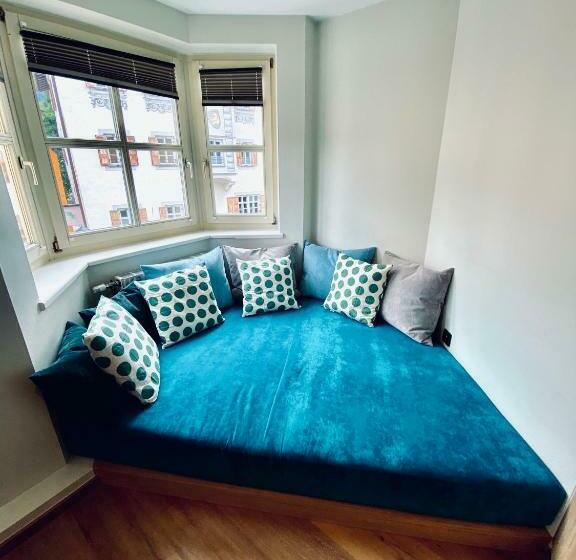 تختخواب در اتاق مشترک, Roomie Alps Design Hostel