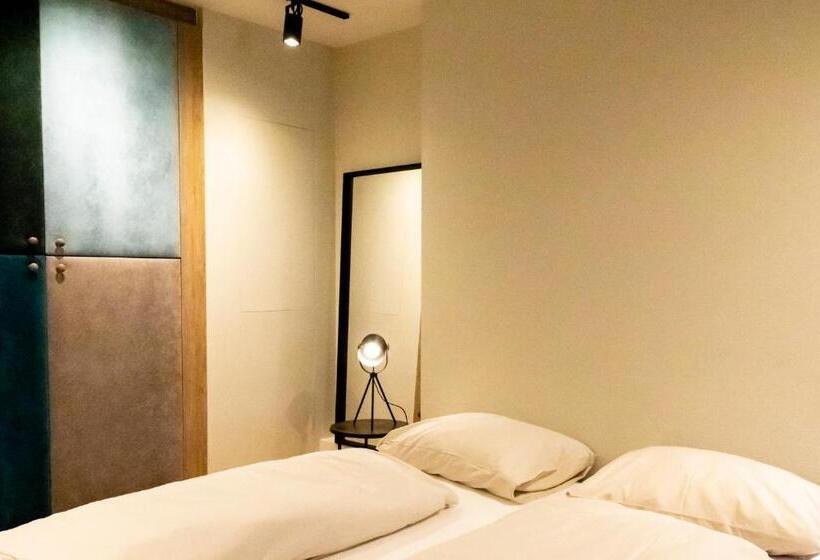 اتاق استاندارد, Roomie Alps Design Hostel