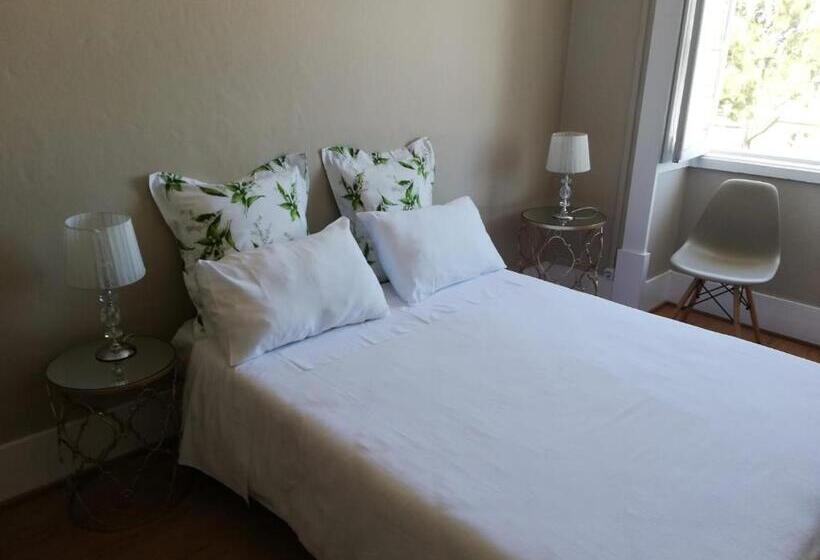 اتاق استاندارد چهارنفره با سرویس بهداشتی مشترک, Menina Da Ria Guest House
