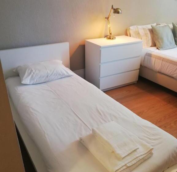 اتاق استاندارد سه نفره, Menina Da Ria Guest House