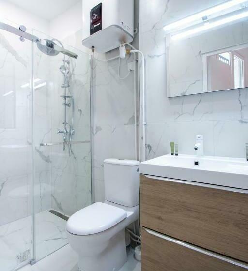 デラックススタジオ, Dreamyflat Eiffel Tower